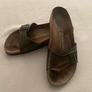 Metallic bronze Birkenstock Madrid sandal. Size 42